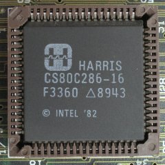 A PLCC- mounted Intel 80286 processor